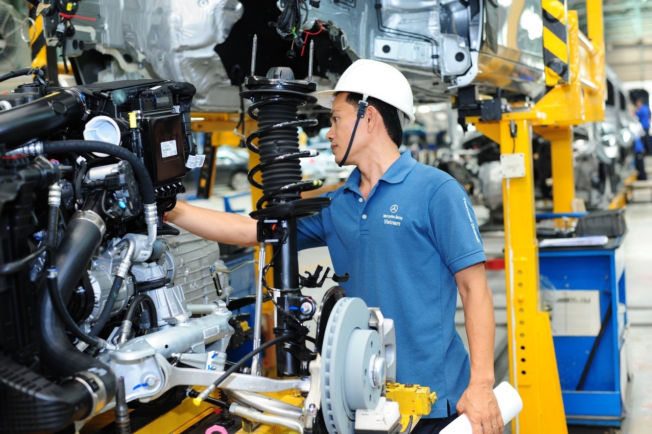 Top 10 công việc lương cao nhất tại Việt Nam năm 2025 - Chương trình Liên minh De Montfort Việt Nam