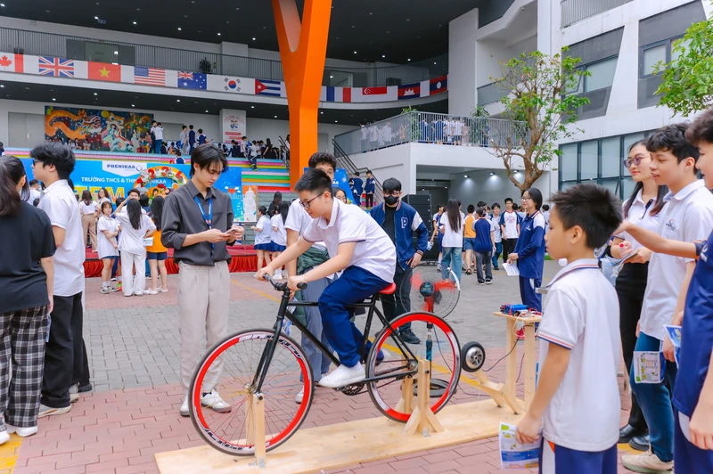 Tận dụng các cơ hội và hoạt động ngoại khóa để cải thiện kỹ năng sống của bạn.