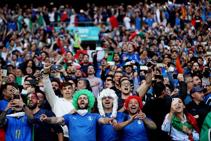 Tifosi là gì? Tại sao từ Tifosi lại là thuật ngữ phổ biến dành cho người hâm mộ đội tuyển quốc gia Ý?