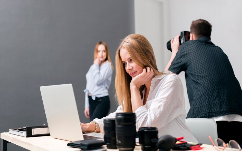 Stylist là gì? Cơ hội nghề nghiệp trong ngành thời trang