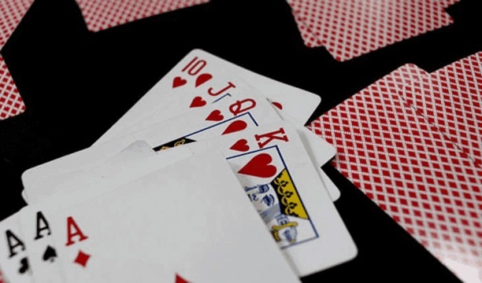 C Bet Là Gì Trong Poker? Các Yếu Tố Ảnh Hưởng Đến Hiệu Quả Của C Bet